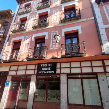 Feeling Home Suites & Rooms